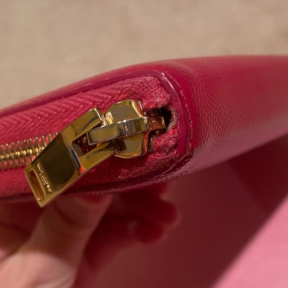 SAINT LAURENT WALLET! EUC! - Picture 5 of 10